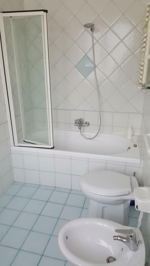B&B Aminei Metro Neapel Exteriör bild